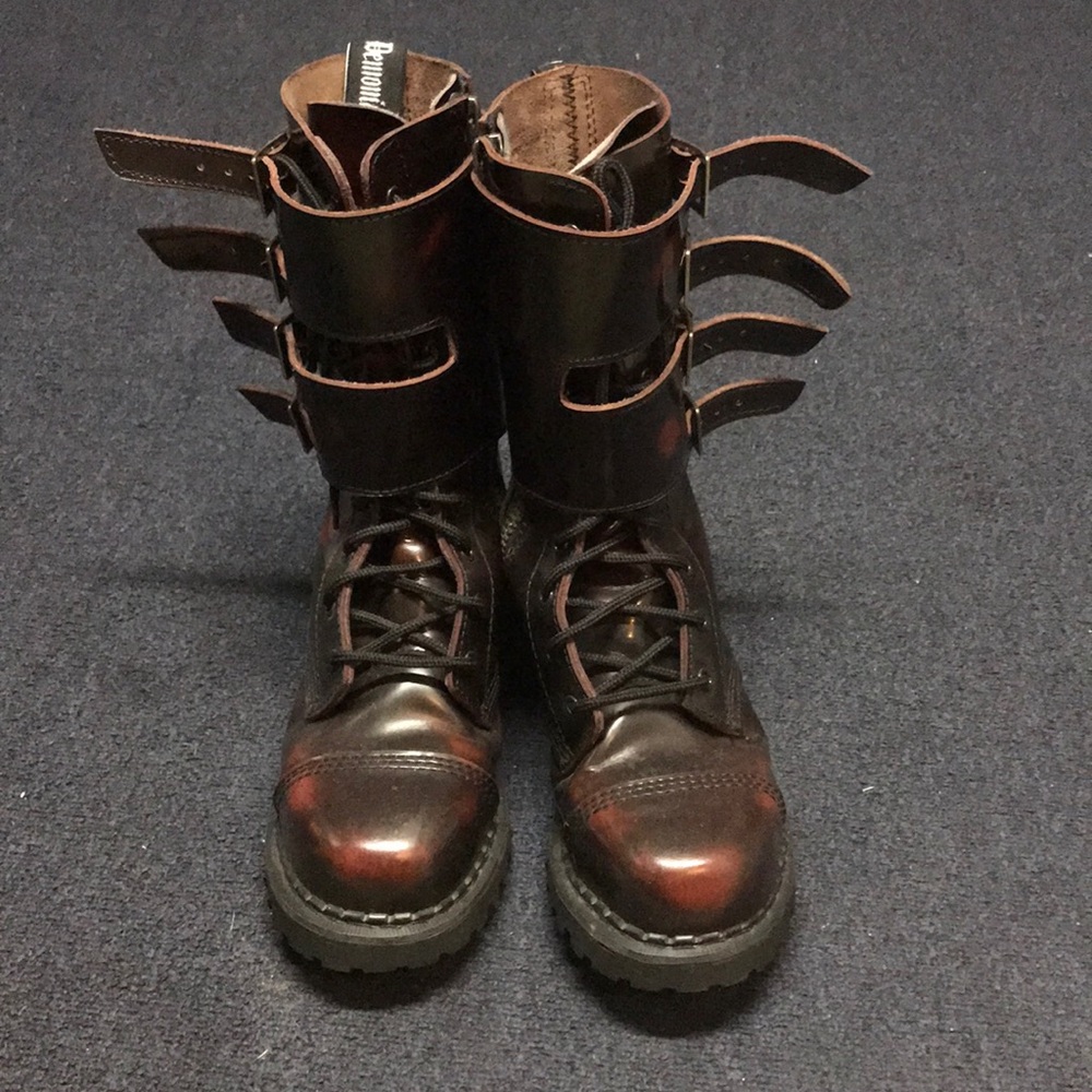 Demoniac size 8 boots